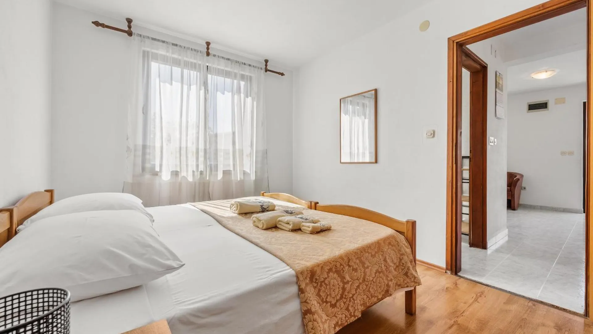 Koreni Apartments In Rovinj 0*,
